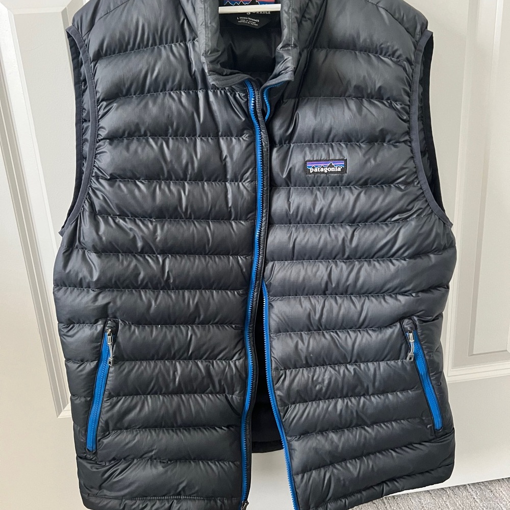 Patagonia Navy Blue Puffer Vest with Blue Accents Size L